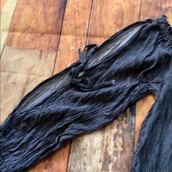 American Eagle off the shoulder top - Picture 2 of 3